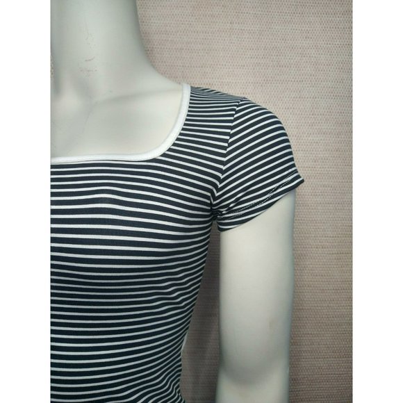 Cute Midi Striped Bodycon Dress with open back, super soft and Stretchy - Picture 3 of 10